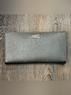 kate spade metallic silver zip continental wallet with gold plaque, EUC,like new
